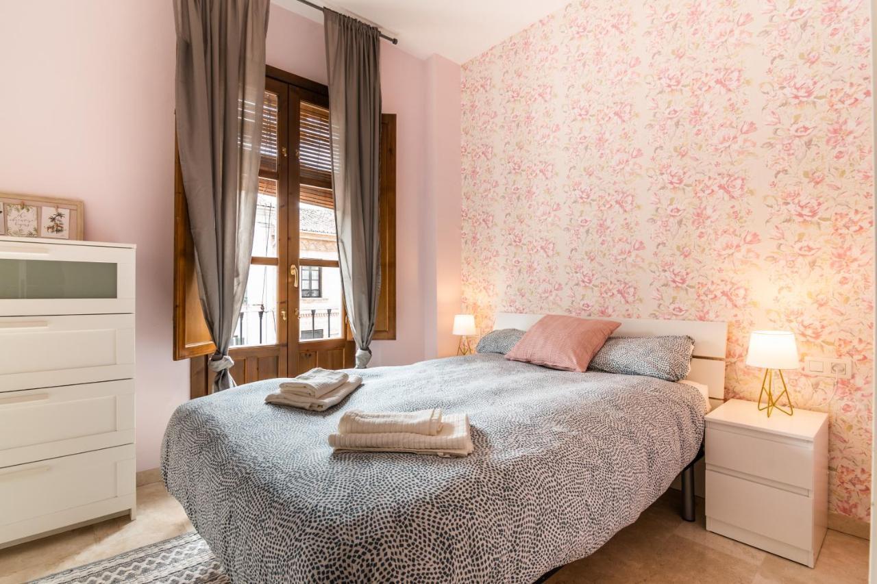 Tuguest Isabel La Catolica II Apartment Granada Eksteriør billede